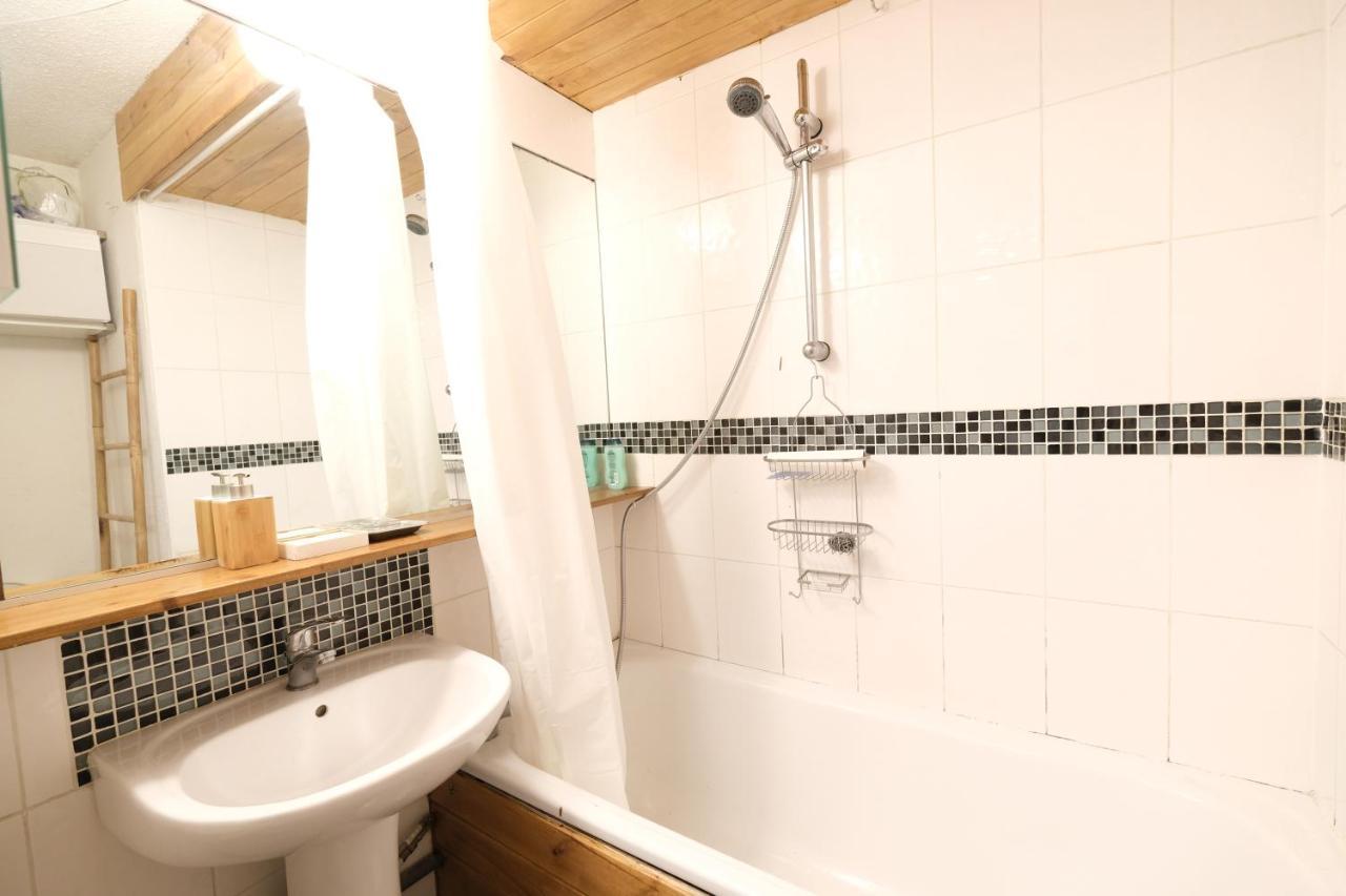 Cozy Chamonix Ski Studio With Mountain Views Екстериор снимка