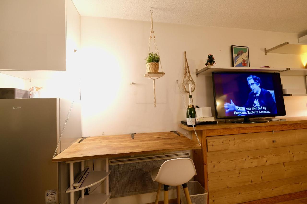 Cozy Chamonix Ski Studio With Mountain Views Екстериор снимка