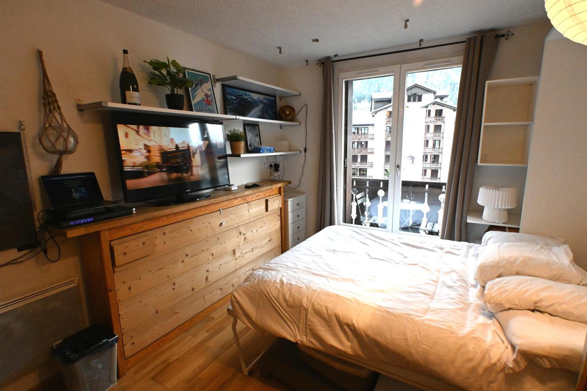 Cozy Chamonix Ski Studio With Mountain Views Екстериор снимка